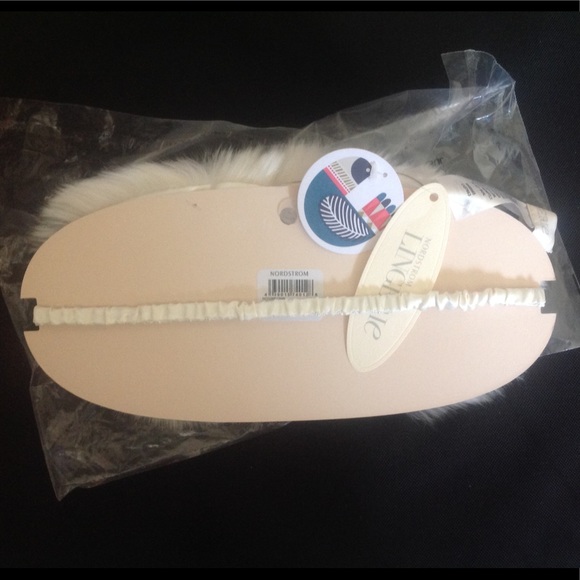 Nordstrom Luxury Faux Fur Eye Mask Ivory!. - Picture 4 of 6